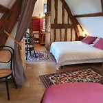 - Le Clos Aux Masques 3*
