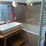 - Le Clos Aux Masques