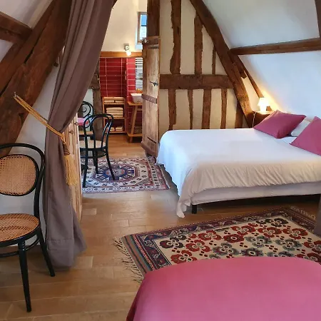 - Le Clos Aux Masques 3*