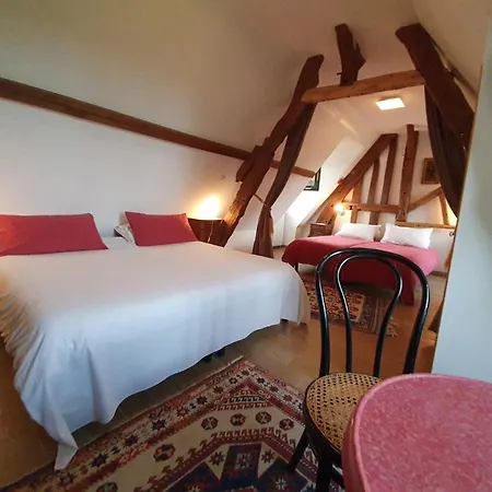 - Le Clos Aux Masques Saint-Pierre-Azif
