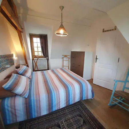 - Le Clos Aux Masques Bed & Breakfast Saint-Pierre-Azif