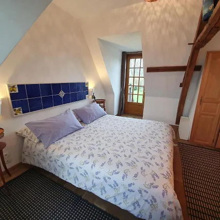 - Le Clos Aux Masques Bed & Breakfast 3*