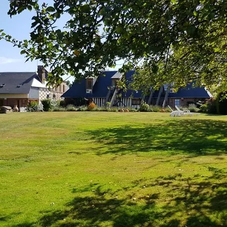 - Le Clos Aux Masques Saint-Pierre-Azif