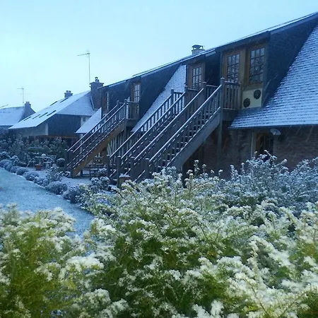 - Le Clos Aux Masques 3*