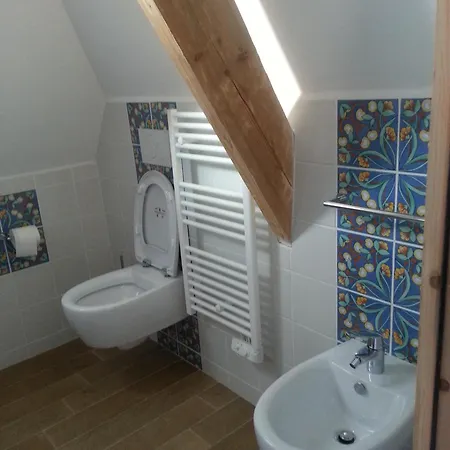 - Le Clos Aux Masques Saint-Pierre-Azif