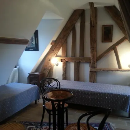 - Le Clos Aux Masques 3* Saint-Pierre-Azif