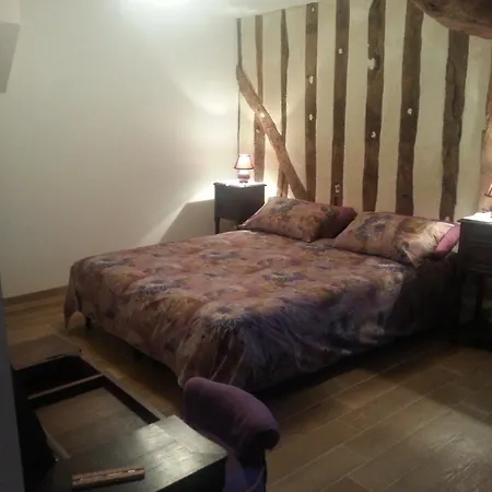 - Le Clos Aux Masques 3*