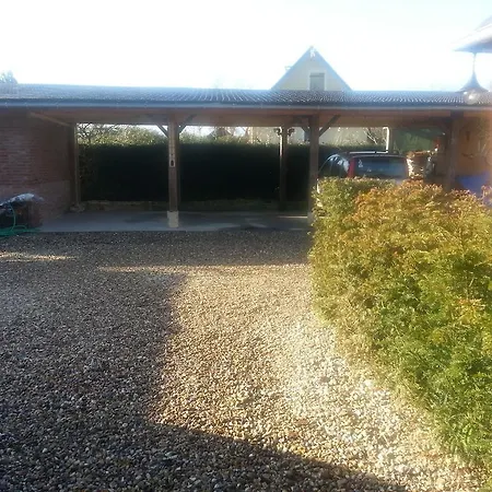 - Le Clos Aux Masques