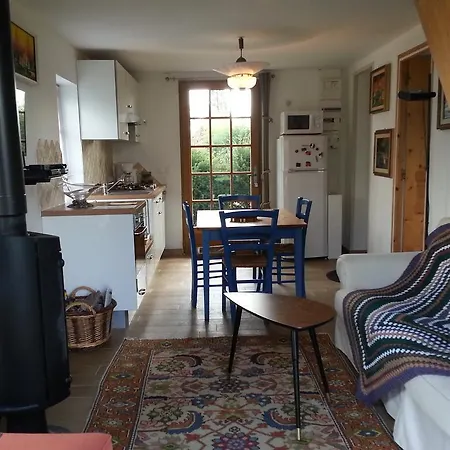 - Le Clos Aux Masques Saint-Pierre-Azif