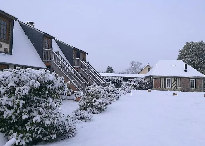 - Le Clos Aux Masques לינה וארוחת בוקר