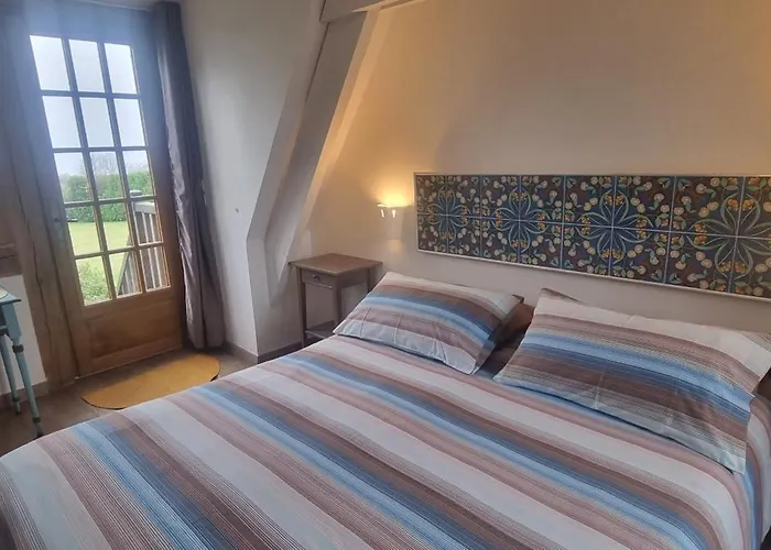 - Le Clos Aux Masques לינה וארוחת בוקר Saint-Pierre-Azif