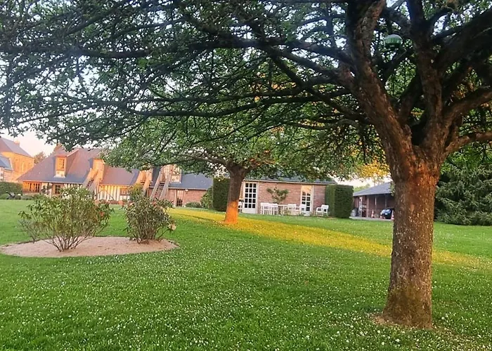 - Le Clos Aux Masques לינה וארוחת בוקר