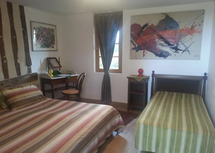 - Le Clos Aux Masques