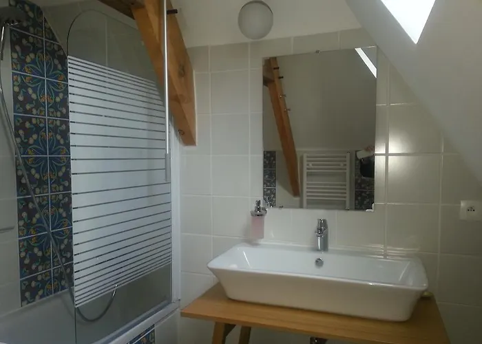 - Le Clos Aux Masques לינה וארוחת בוקר Saint-Pierre-Azif