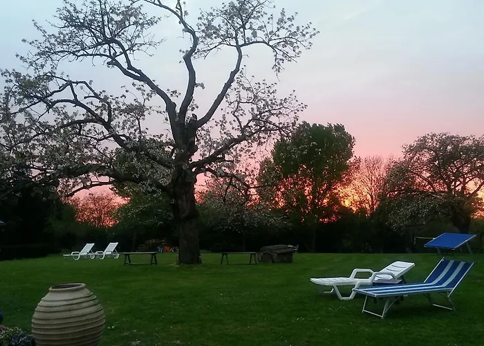 - Le Clos Aux Masques 3* Saint-Pierre-Azif