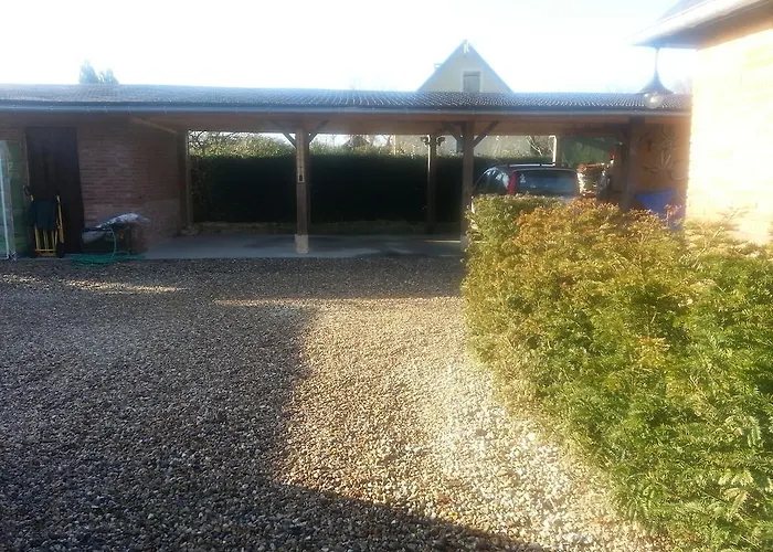 - Le Clos Aux Masques