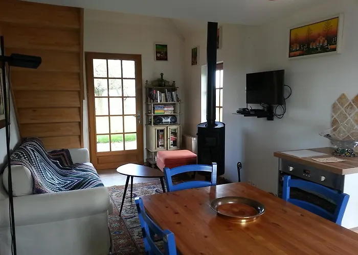 לינה וארוחת בוקר - Le Clos Aux Masques 3*