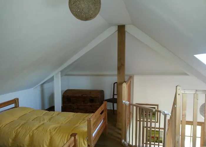 - Le Clos Aux Masques Saint-Pierre-Azif