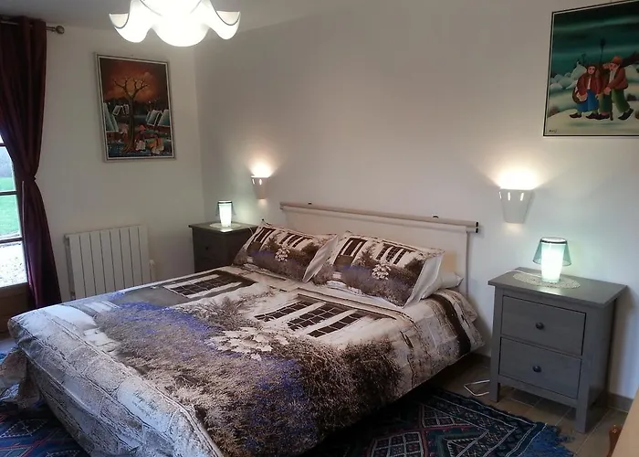 לינה וארוחת בוקר - Le Clos Aux Masques 3*