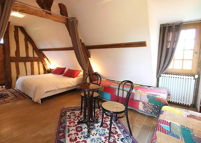 - Le Clos Aux Masques לינה וארוחת בוקר