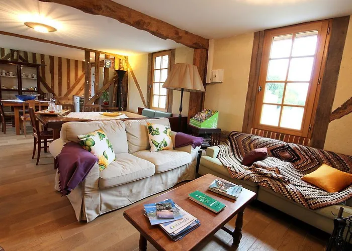 - Le Clos Aux Masques לינה וארוחת בוקר